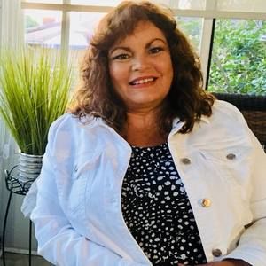 Meet your Posher, Debby